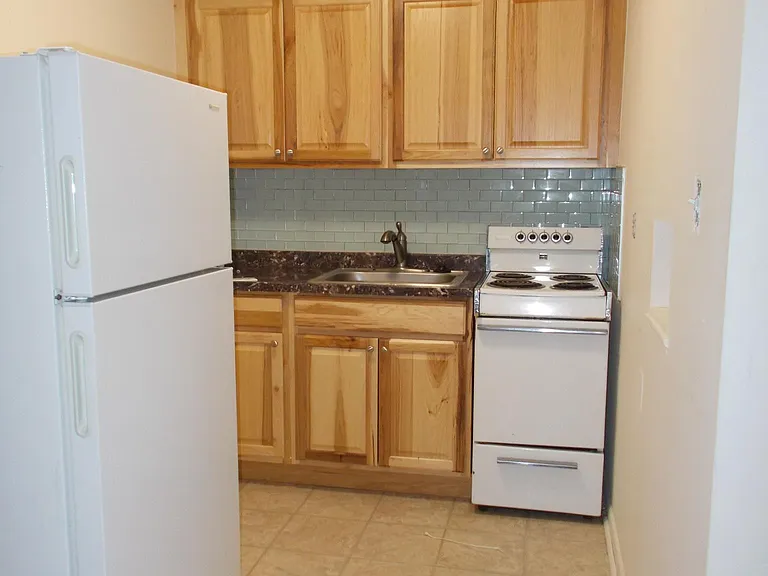 1065 N Pearl St #205 — Photo 2