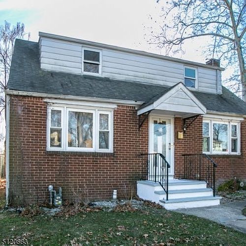 1st image of 821 E Milton Ave
