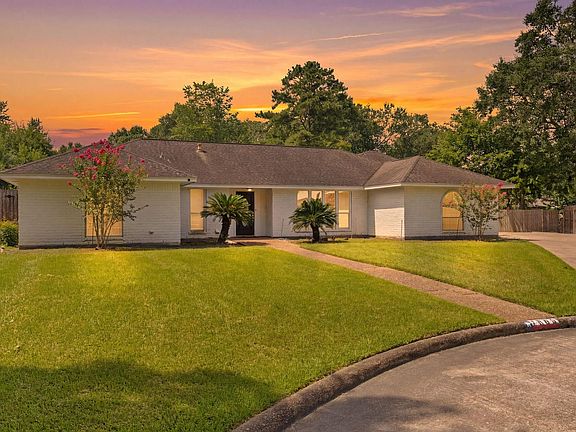3rd image of 7885 Weaver Dr