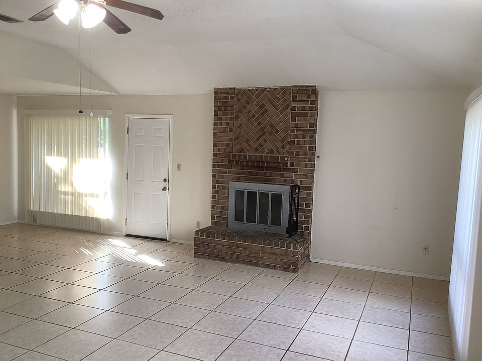 1st image of 109 Lake Forest Blvd