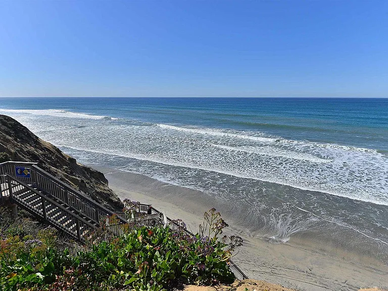 Beach access via stairs