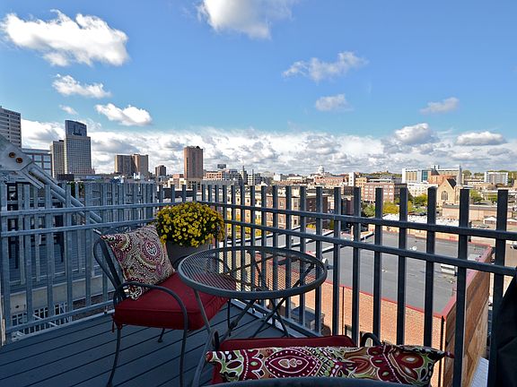 2nd image of 406 Wacouta St Unit 717