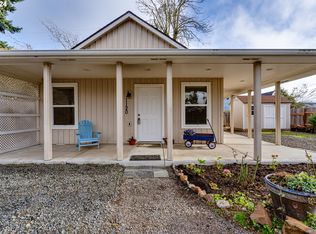 1120 Lord Ave, Cottage Grove, OR 97424