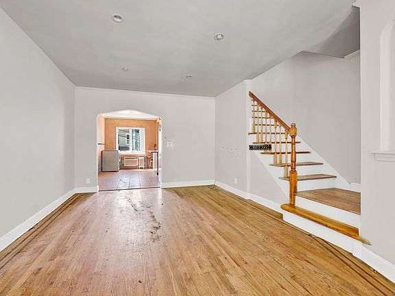 4th image of 80-20 Park Ln S #A