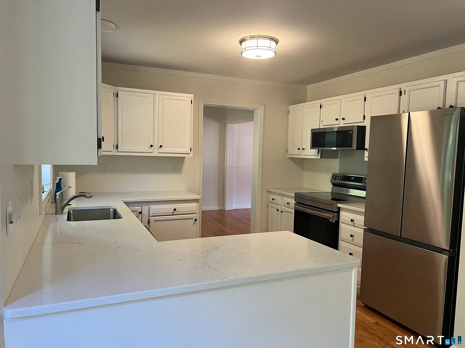 3 bed, 2.5 bath, 1644 sqft, $3,400 — Photo 2