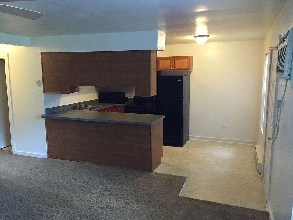kitchen & dining area