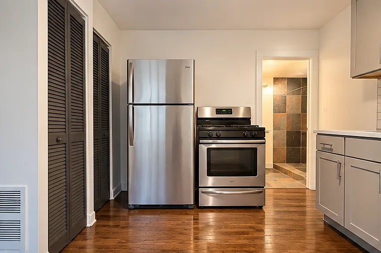 1 bed, 750 sqft, $1,800 — Photo 2