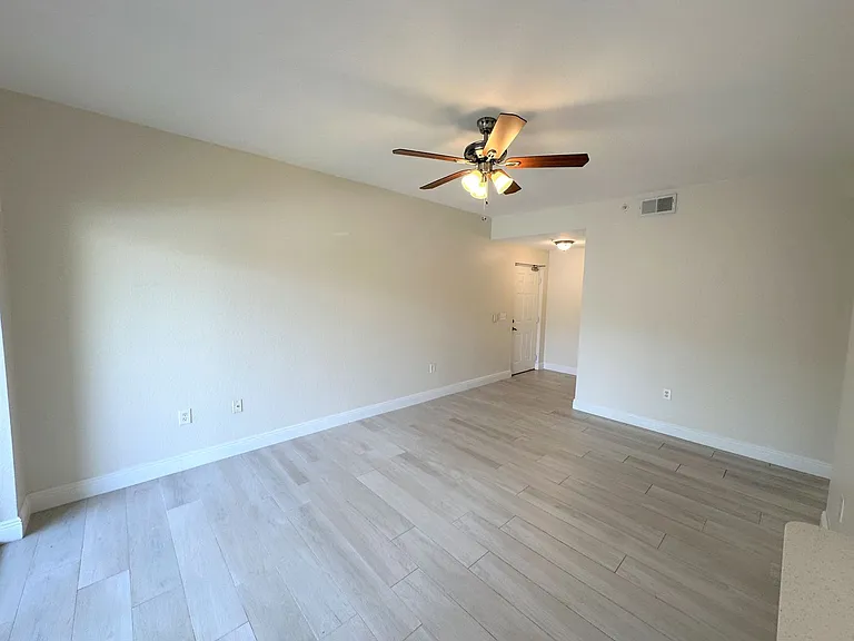 7950 Preserve Cir #825 — Photo 4