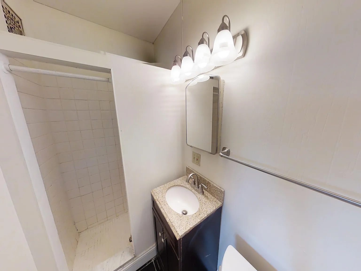 113 Comstock - 7 — Photo 2
