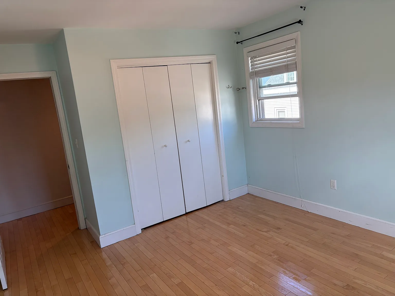184 Bunker Hill St — Photo 2