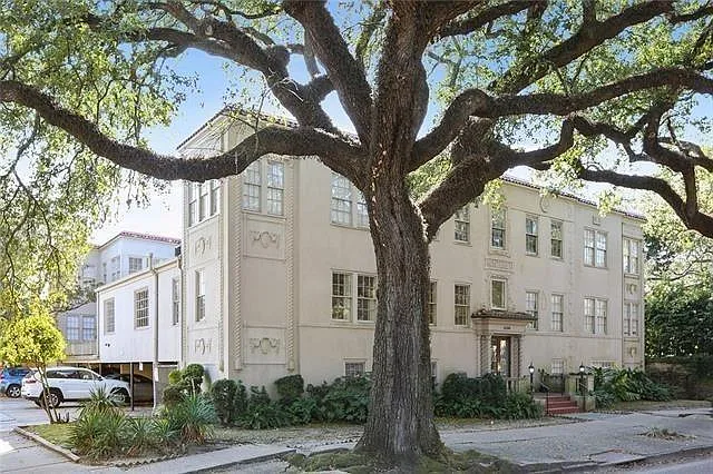 1 bed, 1.0 bath, 628 sqft, $1,800 — Photo 2