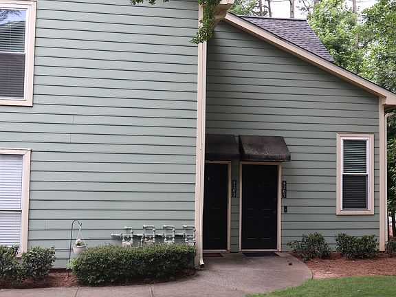 3rd image of 4207 Canyon Point Cir
