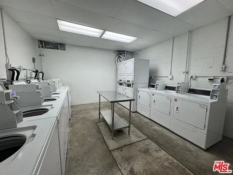 960 Larrabee St #126 — Photo 13