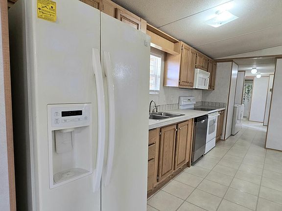 5th image of 141 Reuben Ln