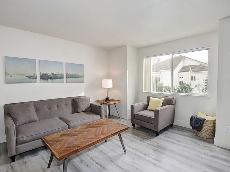 Glacier Point Apartments — Photo 4