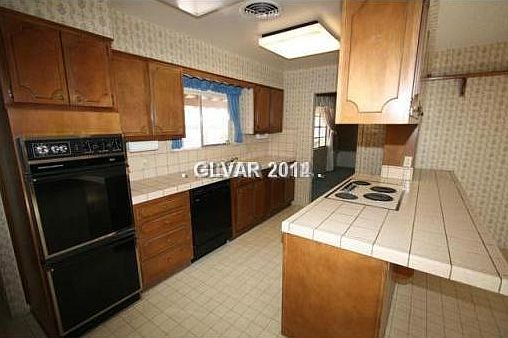 3rd image of 800 Campbell Dr