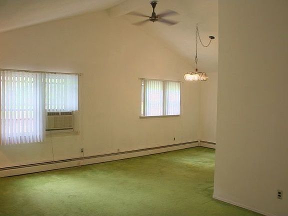 2nd image of 305 Richmond Blvd