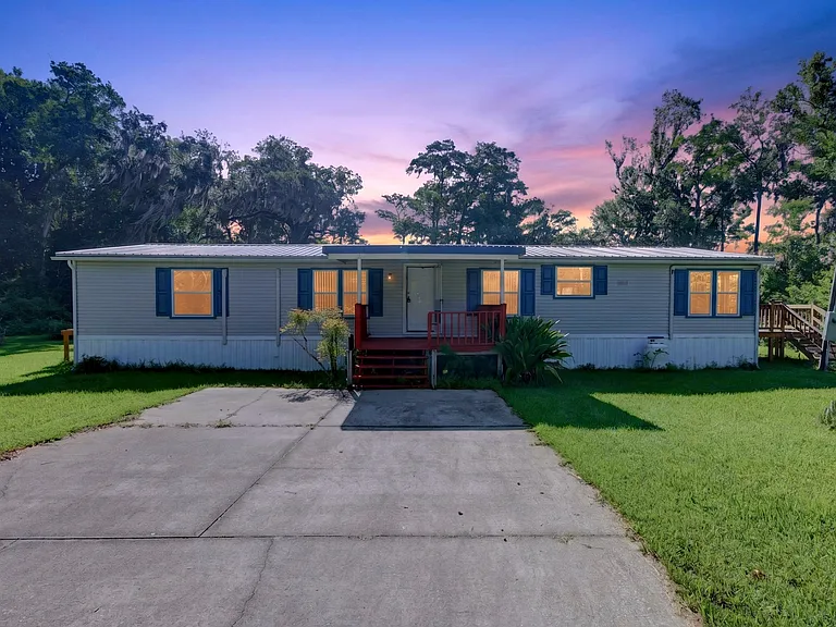 322 Cedar Creek Rd — Photo 2