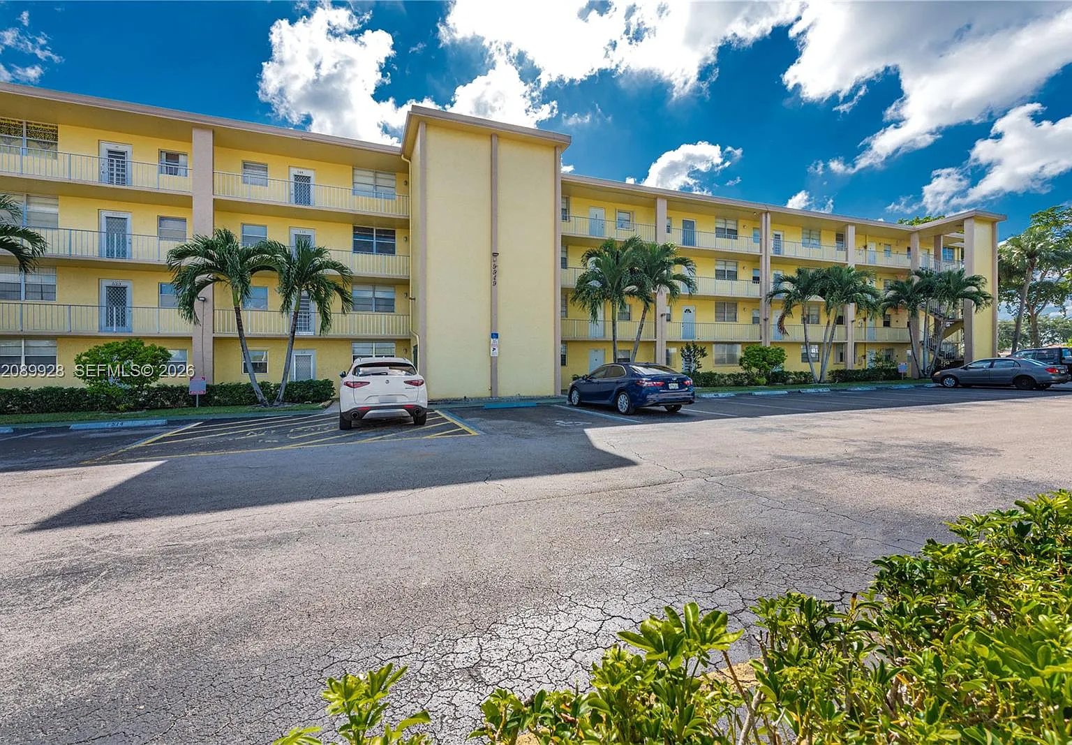 Sandalfoot Blvd Apts Cond — Photo 1
