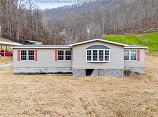 56 Price Petry Dr, Madison, WV 25130
