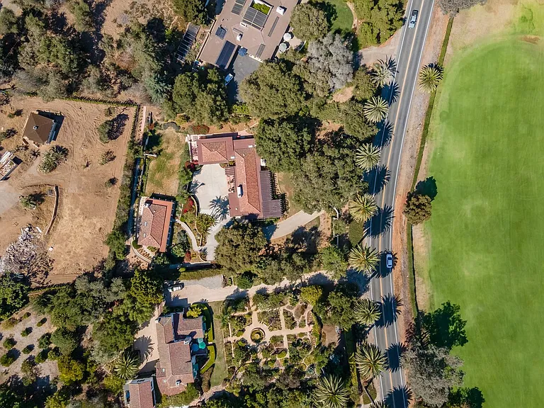 525 Las Palmas Dr — Photo 38