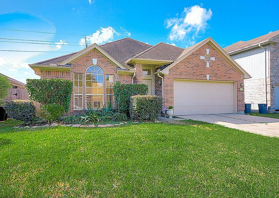 1st image of 14931 Willow Hearth Dr