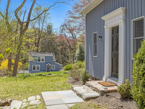 24 Hillspoint Road, Westport, CT 06880