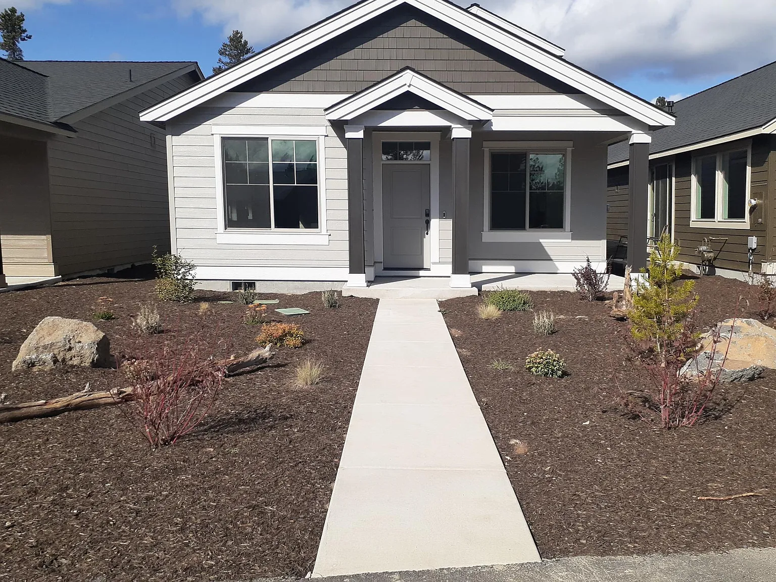 3 bed, 2.5 bath, 2010 sqft, $2,500 — Photo 1