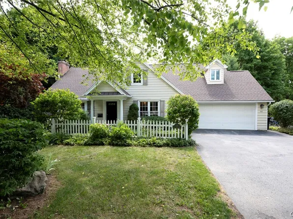 46 E Lake St, Skaneateles, NY 13152