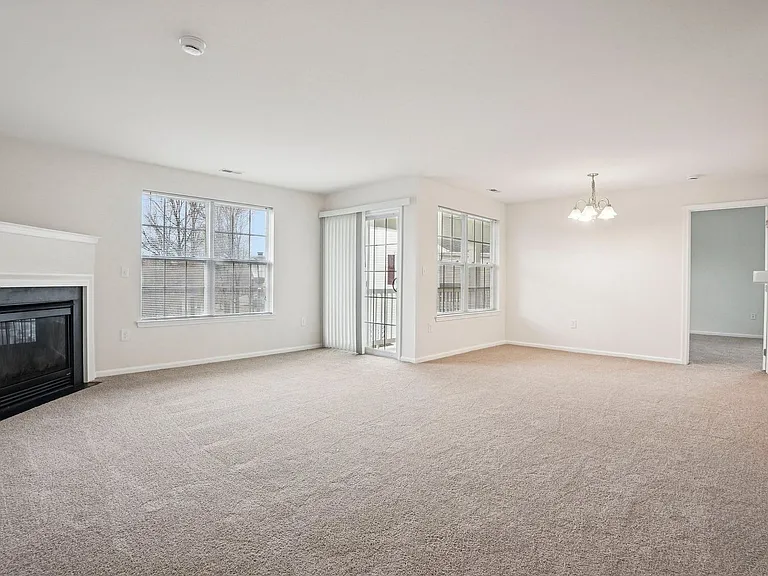 The Apartments At Weatherby — Photo 34