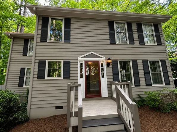 3801 Oxford Way E, Marietta, GA 30062