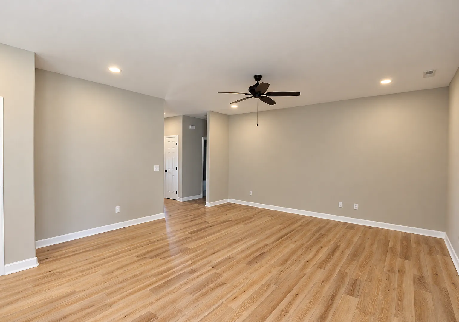 Open-Concept 3-Bedroom Home with a Fenced Backyard & Covered Patio — Photo 4
