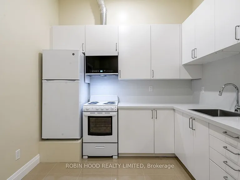 3753 Lake Shore Blvd W #7 — Photo 4