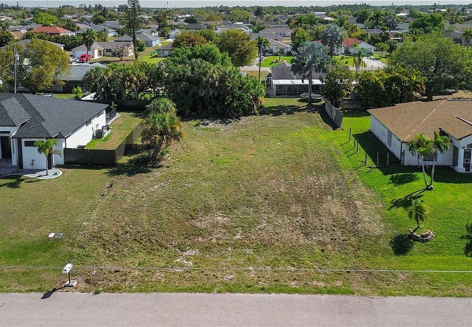1st image of 617 SW 11th Pl