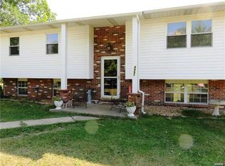 4997 Brighton Bunker Hill Rd, Brighton, IL 62012