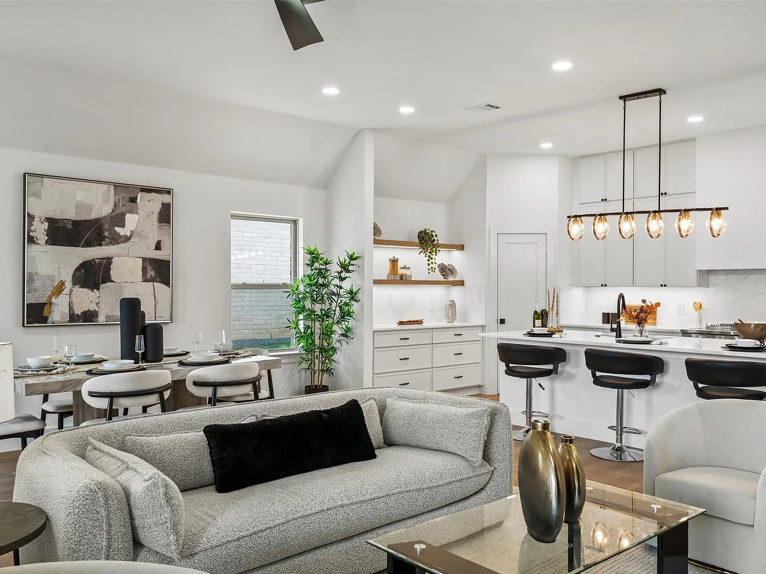 4 bed, 3.0 bath, 2293 sqft, $3,000 — Photo 4
