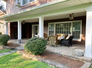 10 LINDA Drive, Montebello, NY 10901