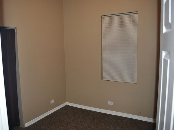 4th image of 7016 S Eberhart Ave #1