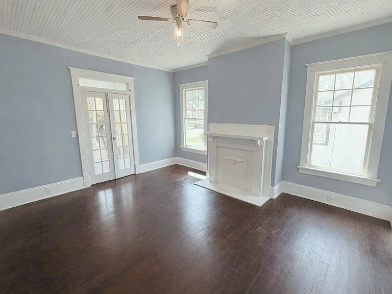 1025 Hillyer Ave — Photo 5