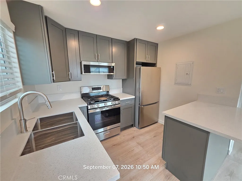 Studio, 400 sqft, $1,775 — Photo 4