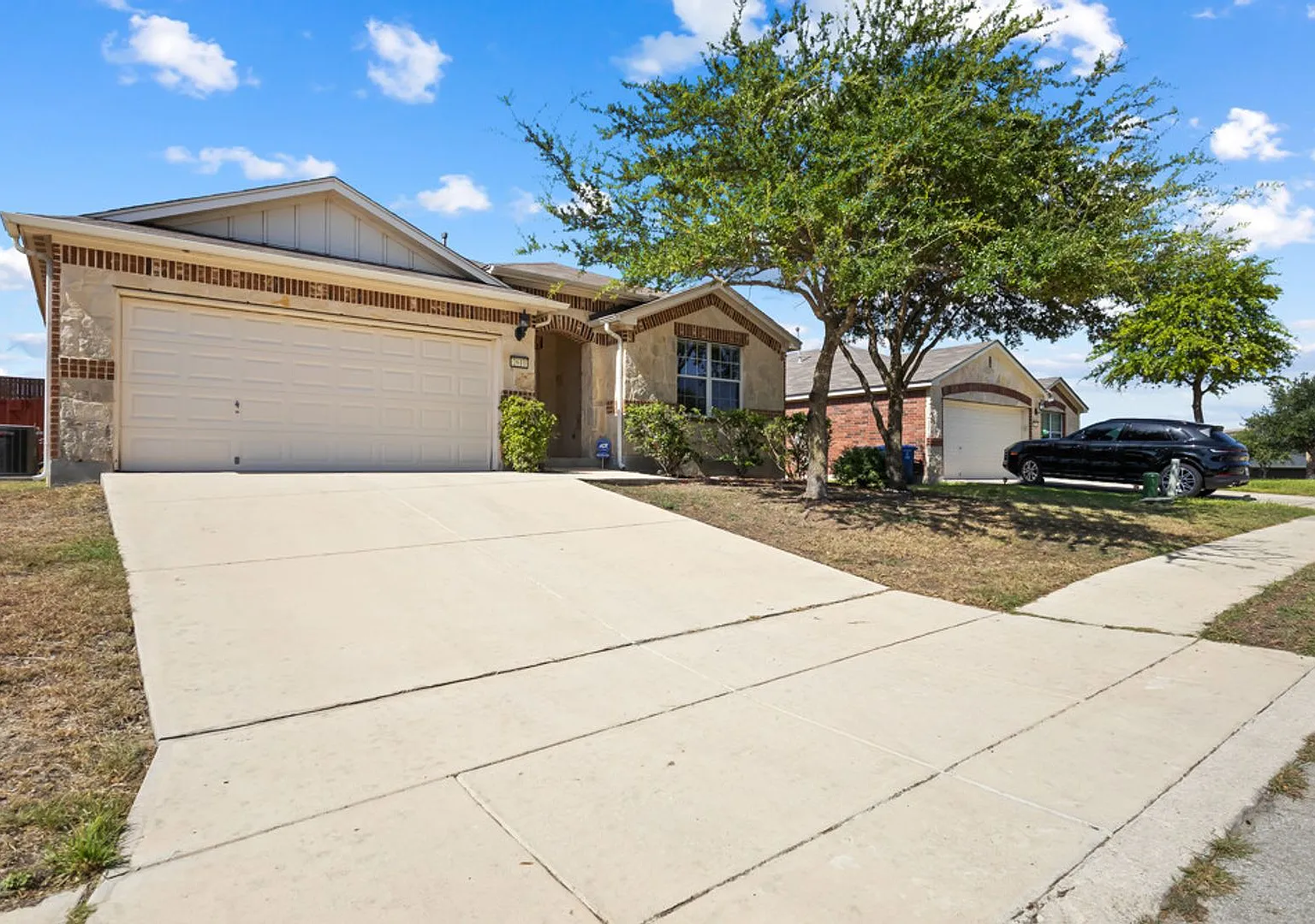 3 Bedroom/2 Bath Encino Ridge Subdivision — Photo 2