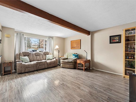 5th image of 3106 Laurel Ridge Cir