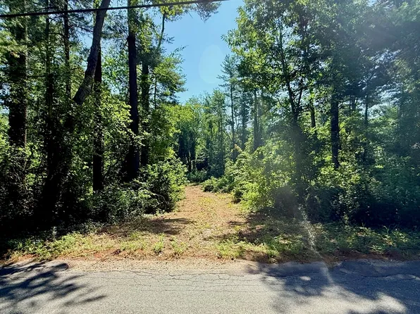19 Quanapoag Rd, East Freetown, MA 02717