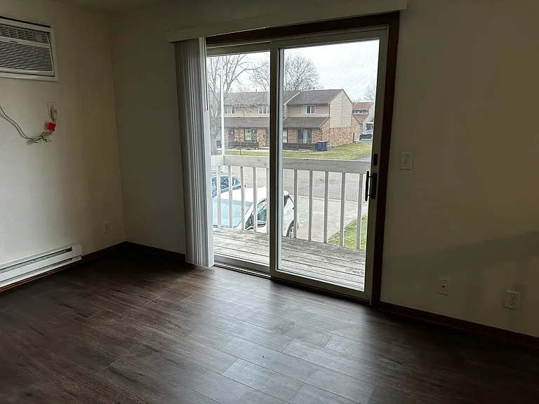 1508-1514 Holly Dr — Photo 7