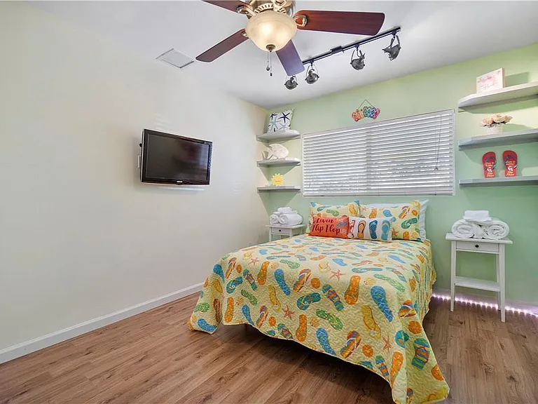161 SE 5th Ct — Photo 33
