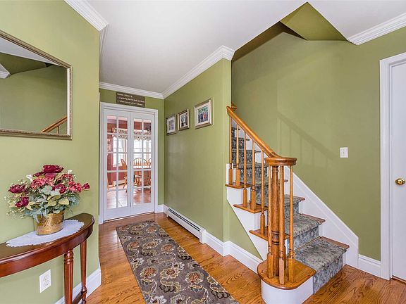 3rd image of 9 Laurel Pl