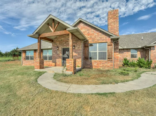 8705 N Harrah Rd, Harrah, OK 73045