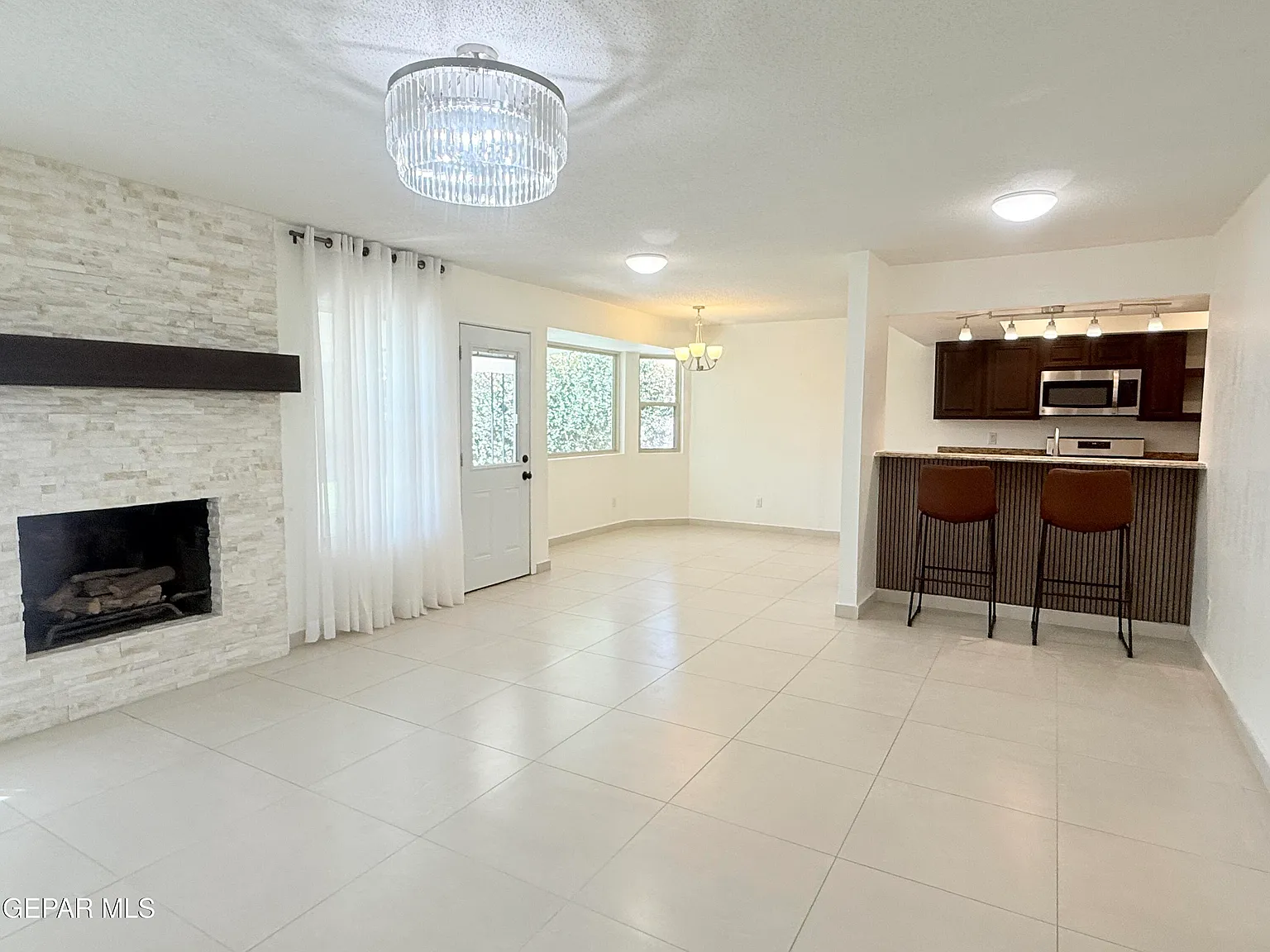 4 bed, 1603 sqft, $1,750 — Photo 2