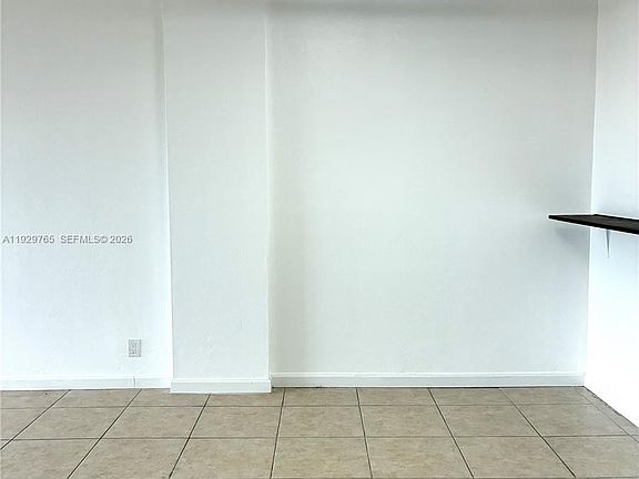 4th image of 2450 NE 135th St APT 410