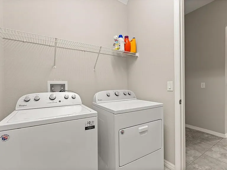 1046 Grand Hilltop Dr — Photo 15